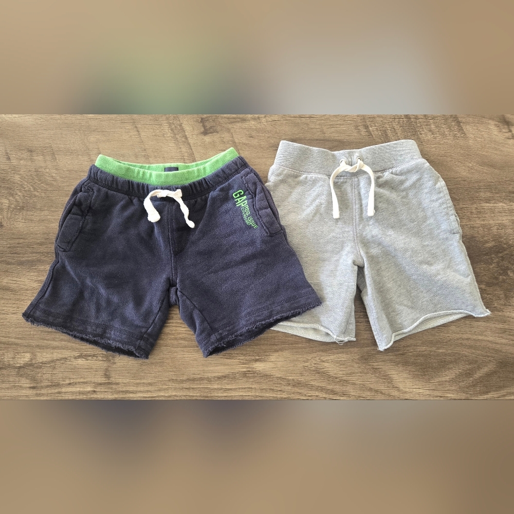 Set Of 2 Boy's Pull On Shorts Size 2T Gap And Falls Creek